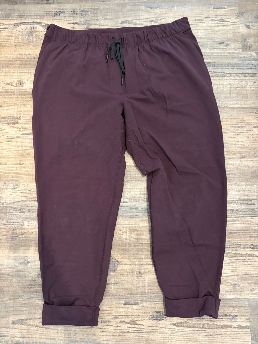 lululemon athletica Women's Burgundy Drawstring Joggers